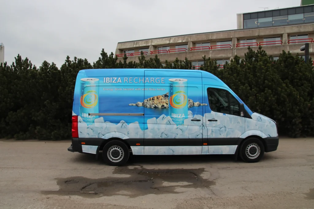 Ibiza kaubiku kleebisreklaamid