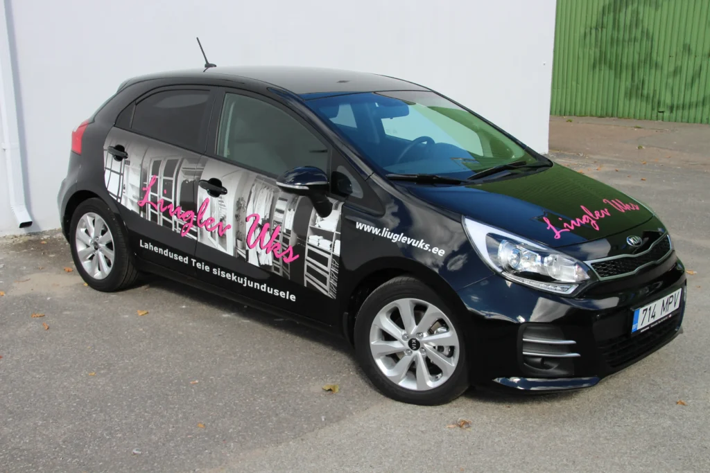 Liuglev-Uks-autokleebis